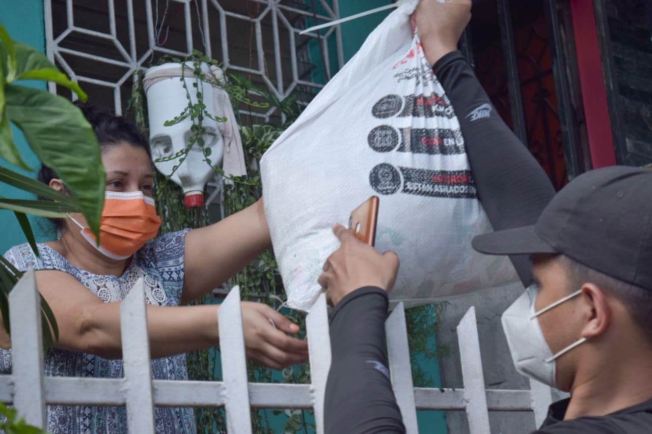 Familias de Soyapango continúan recibiendo paquetes con alimentos por parte del Gobierno familias-de-soyapango-continuan-recibiendo-paquetes-con-alimentos-por-parte-del-gobierno